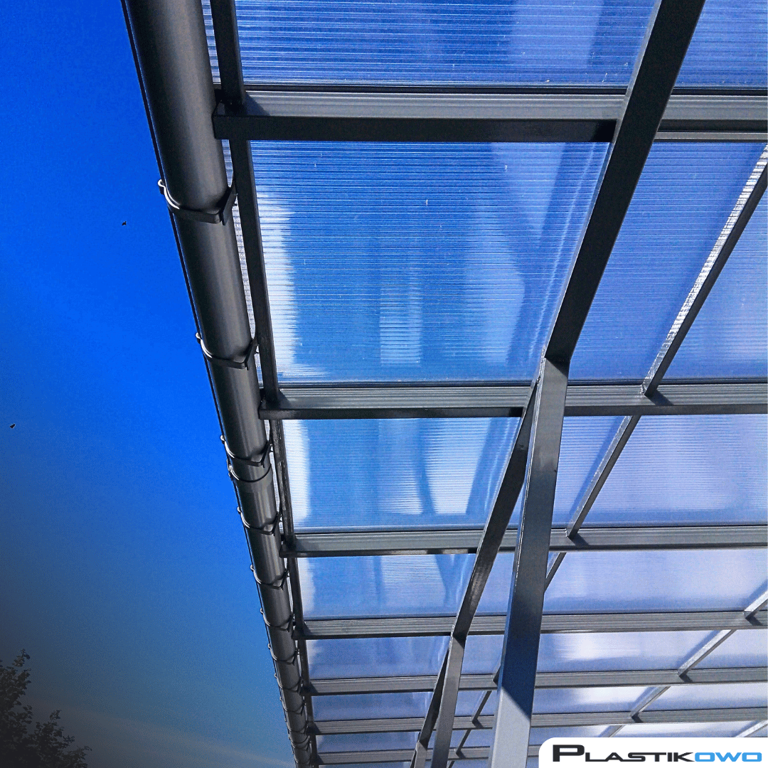 Poliwęglan komorowy 6 mm – przykładowe zastosowanie w zadaszeniu