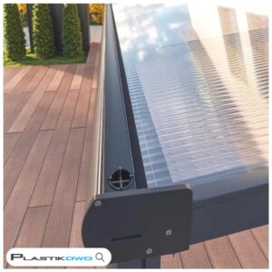 zadaszenie tarasowe z poliwęglanu komorowego